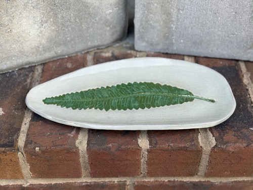 Fern Leaf Shallow Pottery Display Dish - Picture 7 of 7
