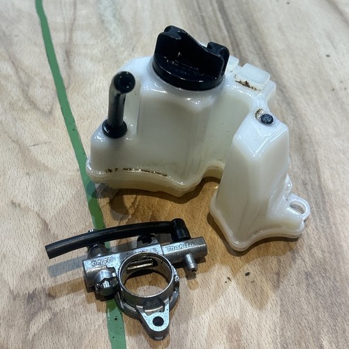 Makita DUC254 oil tank & oil pump 140A75-4 142857-4 chainsaw parts - Picture 9 of 10