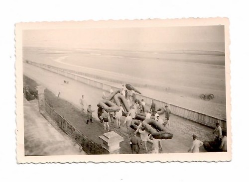 10698- Foto * Soldatengruppe mit Schlauchbooten * Wehrmacht 2.WK