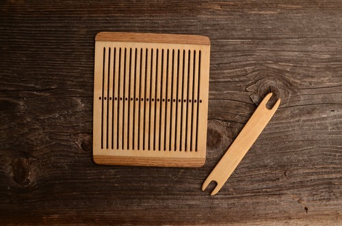 Starrer Webstuhl mit Schiffchen / Rückengurtwebstuhl / Wikingerhandwerk - Bild 1 von 8