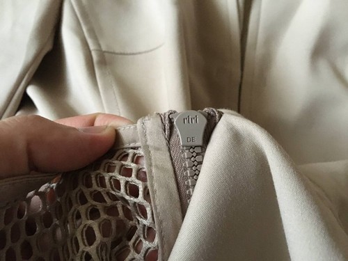 Women's Akris Punto Beige Mesh Suit Blazer and Skirt - Size US 6-8 - Picture 16 of 16