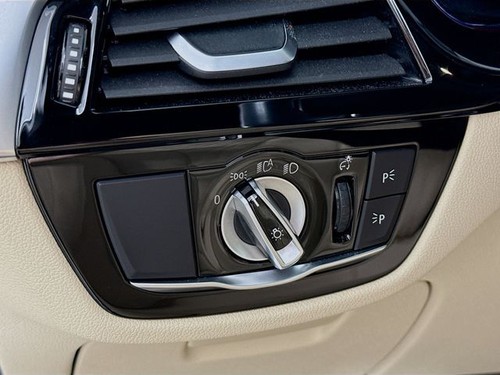 2021 BMW 5-Series 530i xDrive - Picture 10 of 12