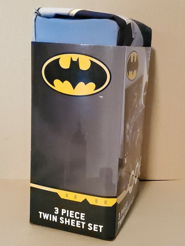 DC Batman 3 Piece Twin Sheet Bedding Set Microfiber Sheets + Pillow Case - NEW - Picture 2 of 4
