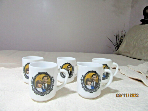 Prince of Wales & Lady Diane memorabilla lot - Picture 3 of 9