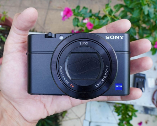 Sony Cyber-shot DSC-RX100 III 20.2MP Digital Camera 2.9 x Optical Zoom - 95% New - Picture 13 of 16