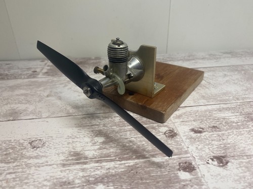 Vintage Wasp 049 Model Airplane Engine With Stand