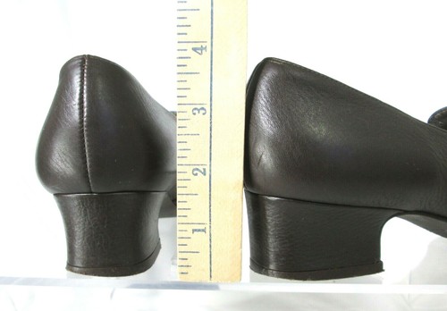 Ros Hommerson Größe 9M dunkelbraune Slipper-Pumps aus genarbtem Leder mit 1,5-Zoll-Absatz Schuhe - Bild 6 von 11
