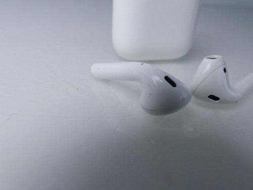 Apple AirPods 2. Słuchawki Generation A2032 A2031 z etui ładującym A1602 #109 - Zdjęcie 3 z 9