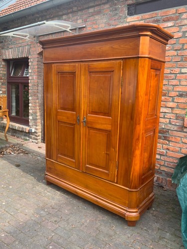 Biedermeier Dielenschrank in Kirschbaum um 1830 - Bild 3 von 24