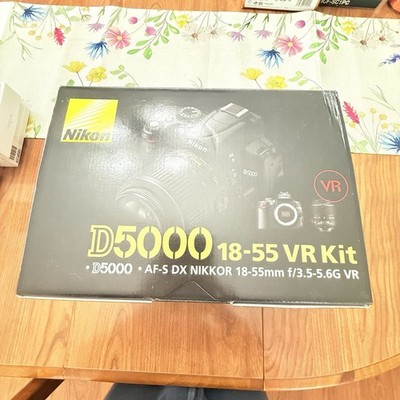 Nikon D5000 DSLR Camera Kit AF-S DX Nikkor 18-55 VR  W/ Memory Card