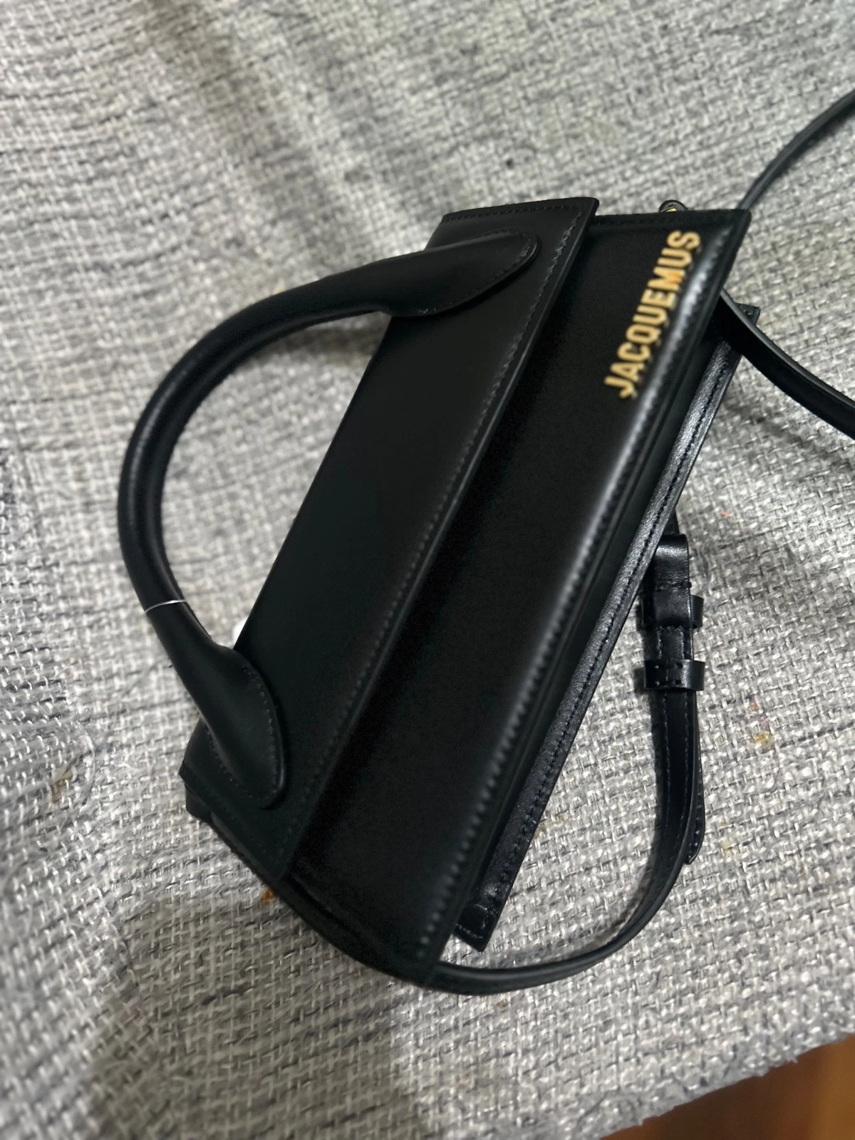 Jacquemus — 100% authenic Jacquemus  Black Women's top handle bag /cross body  Bag