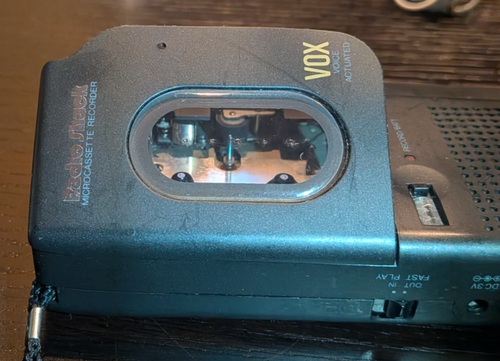 RADIO SHACK MICRO-17 MICROCASSETTE VOX RECORDER  W/ NEW TAPES-EARBUDS-BATTERIES - Foto 8 di 15