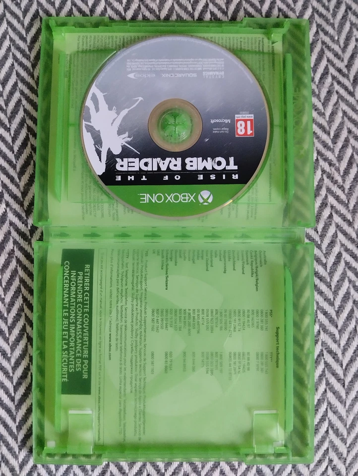 RISE OF THE TOMB RAIDER + STEELBOOK XBOX ONE TBE PAL, photo 3 sur 3