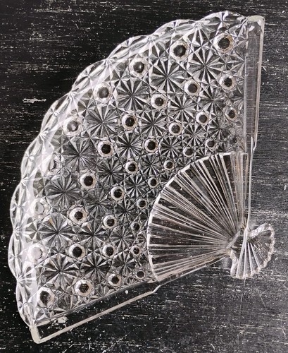 Set of 2 Vintage Fenton Pressed Glass Daisy & Button Vanity Fan Trays 10.5" - Picture 2 of 7