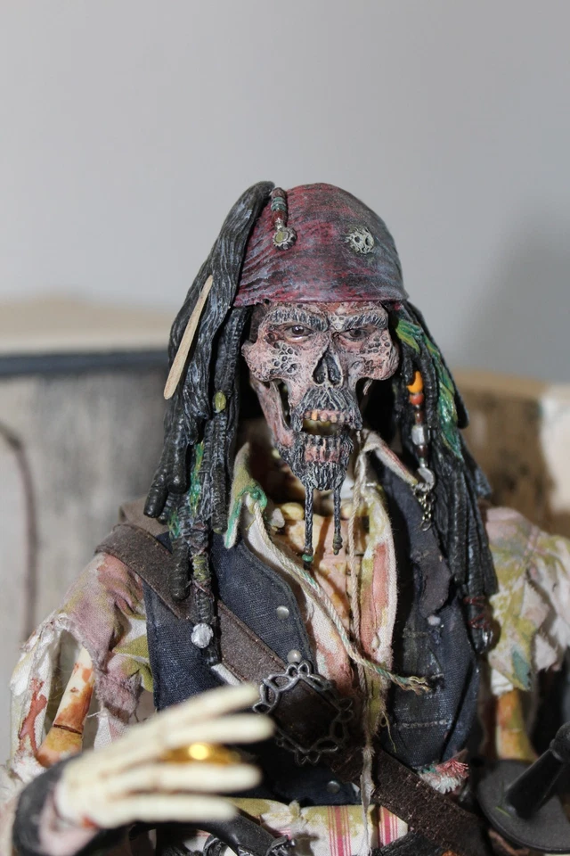 HOT TOYS 1/6 Custom Jack Sparrow, original Hot Toys Parts, + Diorama - Bild 3 von 4