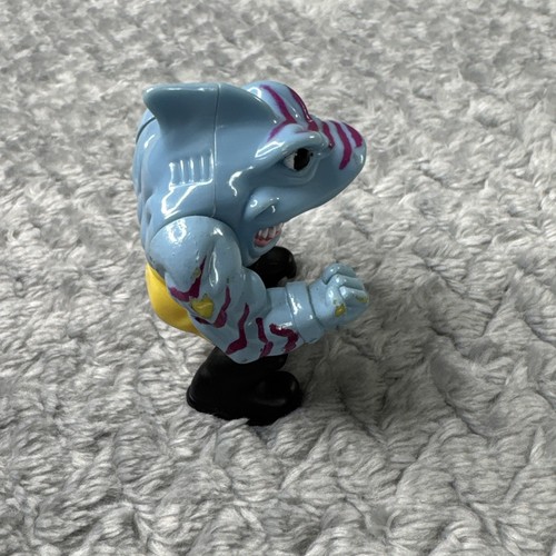 Vintage 1994 Street Sharks Wise Design 2" Figurine Bobby Bolton Tiger Shark Rare - Picture 4 of 9