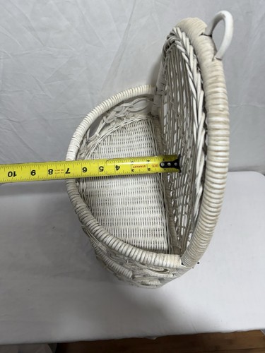 Vintage 70s White Wicker Round Tiered Wall Shelf Display Cottagecore Shabbychic - Picture 7 of 7