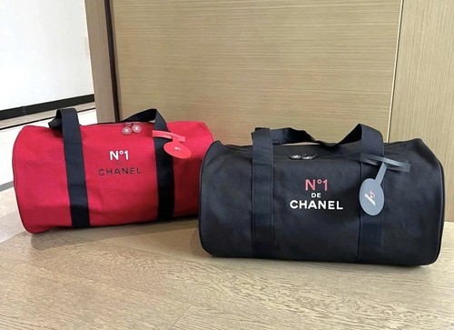 ChanelExclusive Beaute Gift Black Or Red Gym Travel - Picture 1 of 6