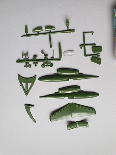 Vintage (1990) MISB Lindberg 1/72 Heinkel He 162 Sparrow Jet German WW2 - Picture 2 of 16