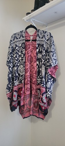 CHICOS Red Navy White Cape Shawl Poncho Wrap One Size 55% Silk, 45% Cotton - Picture 1 of 6