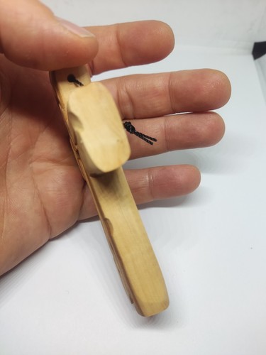 Crucifijo de pared de madera de olivo cruz cristiana tallada Jesús de Medjugorje 3,9" - Imagen 3 de 12