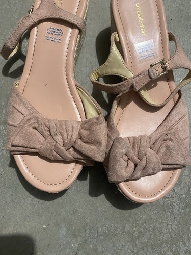 Women's Liz Claiborne Pink Leather Wedge Sandals: Size 8.5 M Preown Strappy - Picture 3 of 8