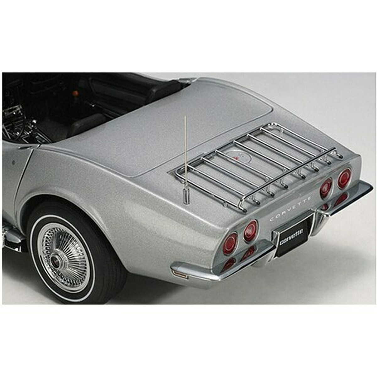 AUTOart 1/18 Chevrolet CORVETTE 1969 71162 Cortez SILVER AUTOart 1/18 Chevrolet CORVETTE 1969 71162 Cortez SILVER