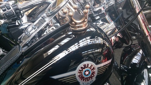 Harley Gas Cap CORONA, bronce hecho a mano, bicicleta personalizada - Imagen 8 de 9