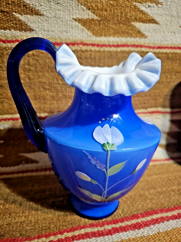 BEAUTIFUL GEORGE FENTON BLUE ovr WHITE CASED GLASS 7" PITCHER w FLOWERS C MACKEY - Picture 3 of 7