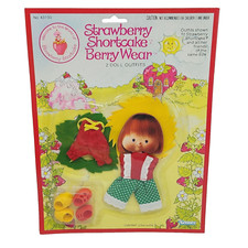 VINTAGE 1981 STRAWBERRY SHORTCAKE BERRY WEAR OUTFIT BERRY SUNNY BERRY PATCH NEW