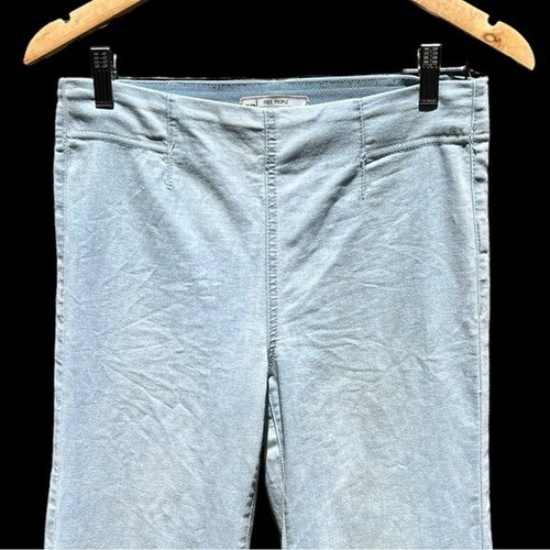 🌻Free People Light Wash Stretch Flare Raw Hem Jeans Size 28. - Afbeelding 3 van 11