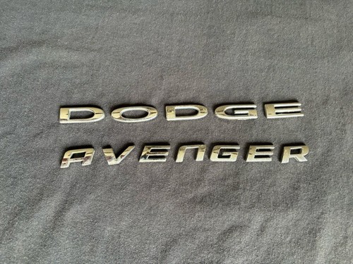Dodge  Avenger  Rear Trunk  Emblems / Letters.  OEM.  FREE SHIPPING!! - Bild 1 von 9