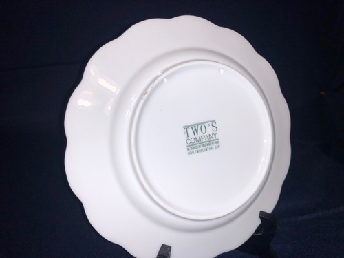 Two's Company 8" Round Floral Wall Plate - Picture 3 of 3