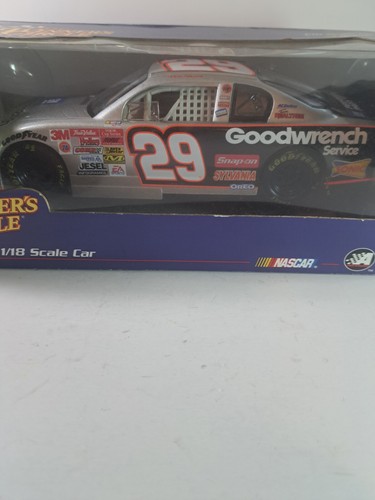 WINNERS CIRCLE 1/18 #29 KEVIN HARVICK NASCAR 2002 GOODWRENCH Black/Silver - Picture 2 of 12