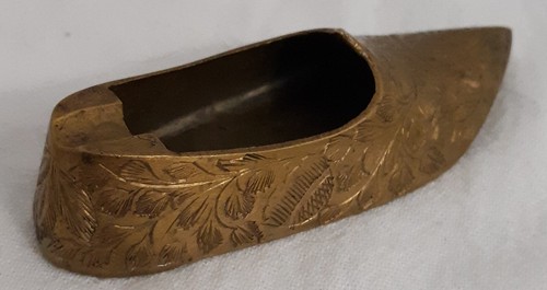 Vtg. Carved Brass Cigarette ashtray And Holder. Made In INDIA. Preowned - Picture 5 of 14