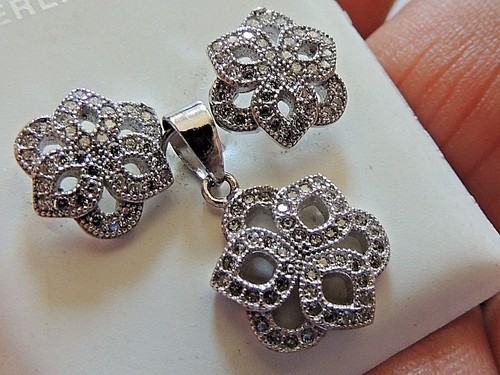 Lovely Modern Classic .925 Sterling Silver Earrings & Pendant Set. - Picture 8 of 8