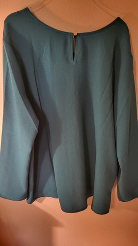 Judy Bond Womens 20W Teal Top NWOT L Sleeve Pleat Accent Front Keyhole Back Extr - Picture 7 of 24