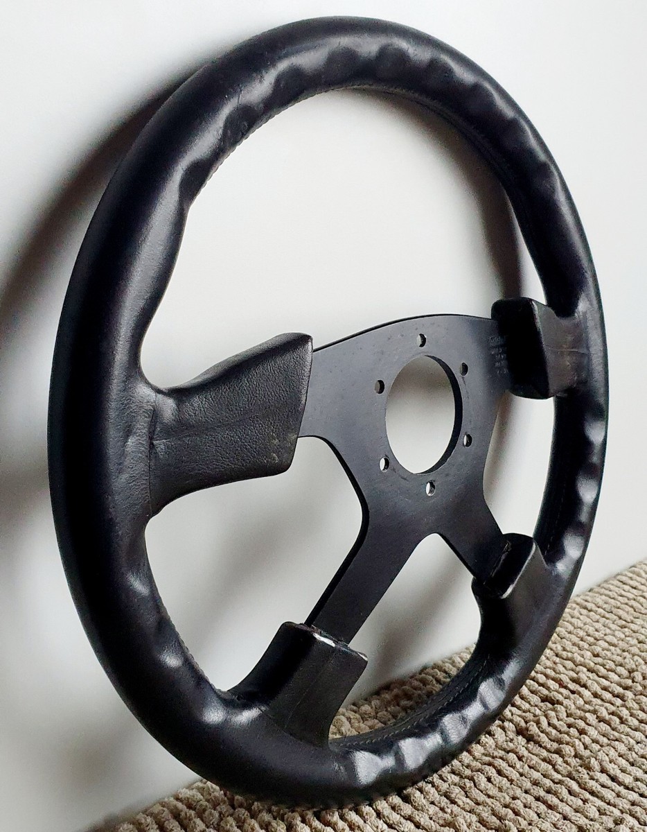 momoページ JDM MOMO STEERING WHEEL BLUE AND BLACK | eBay
