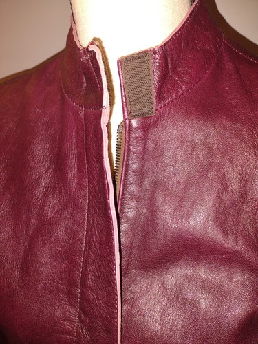 Chaqueta de motociclista Tomcat de cuero para mujer pequeña hecha en Gran Bretaña roja púrpura - Imagen 5 de 15