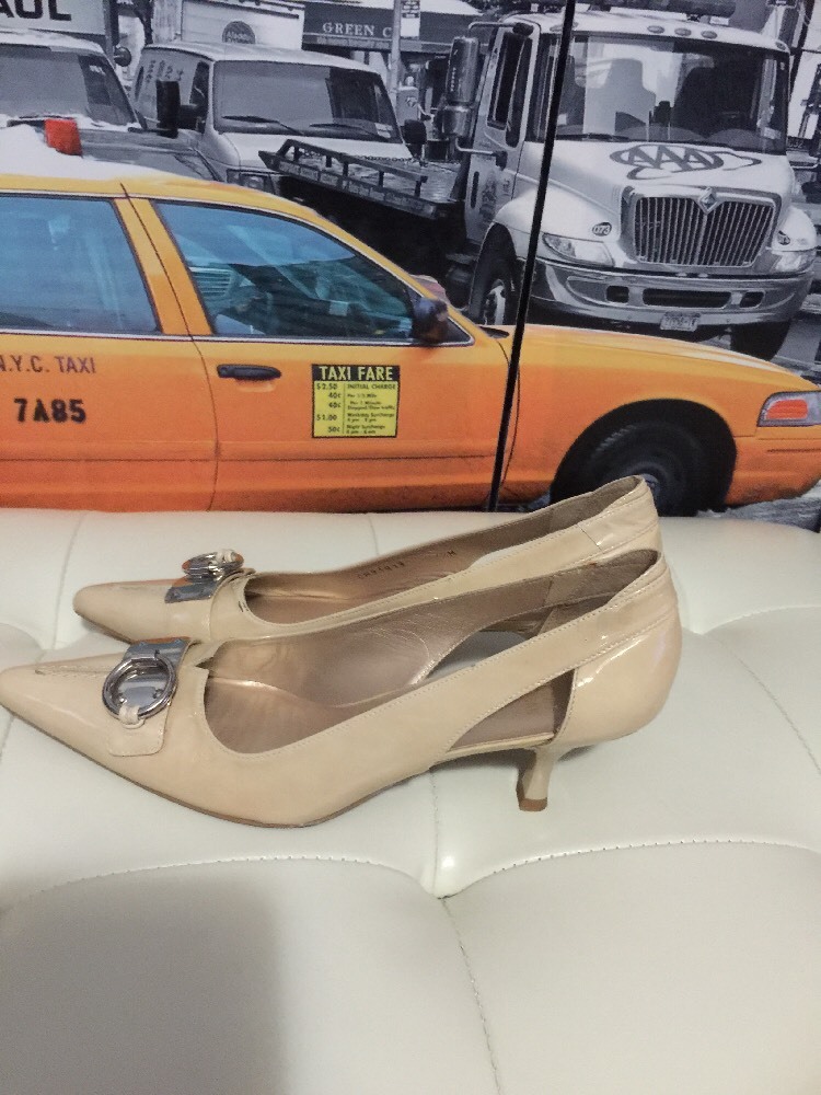 Stuart Weitzman Sand Patent Toe Leder Pointy Toe Patent Kitten Heels Schuhes Sz 7.5 248d49 Stuart Weitzman Sand Patent Toe Leder Pointy Toe Patent Kitten Heels Schuhes Sz 7.5 248d49