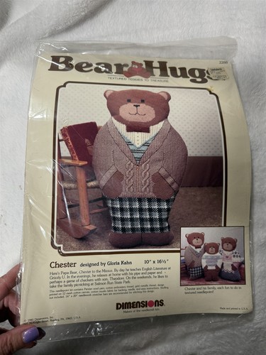 VINTAGE DIMENSIONS BEAR HUGS CHESTER & EMMA NEEDLEPOINT KITS - Picture 7 of 11