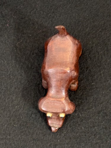 Statuina cane in legno intagliato a mano vintage - Foto 7 di 8