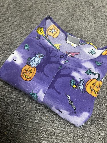 Simply basic button up long sleeve scrub top XL Halloween dog cat owl purple - Picture 6 of 6