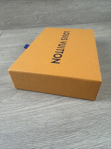 Louis Vuitton Caja de Regalo Vacía 8” x 5” x 1.5” con Tirador Cartera Auténtica - Imagen 5 de 6