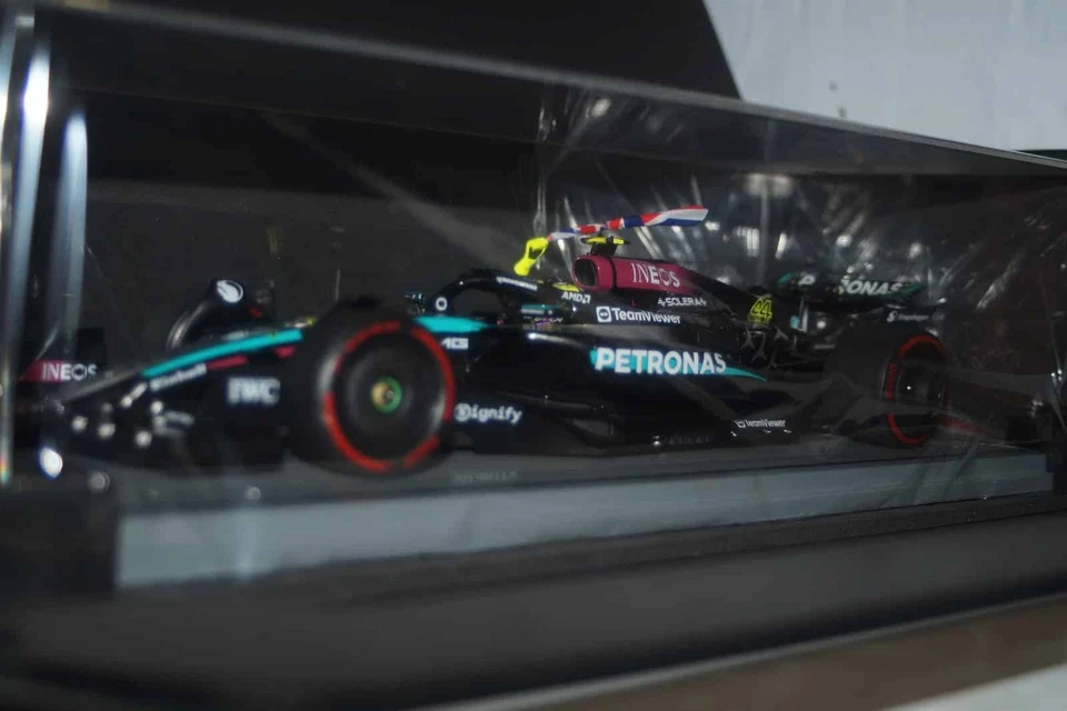 Spark Mercedes - AMG Petronas F1 Hamilton #44 Winner 2024 REF 18S999 - Image 2 of 4