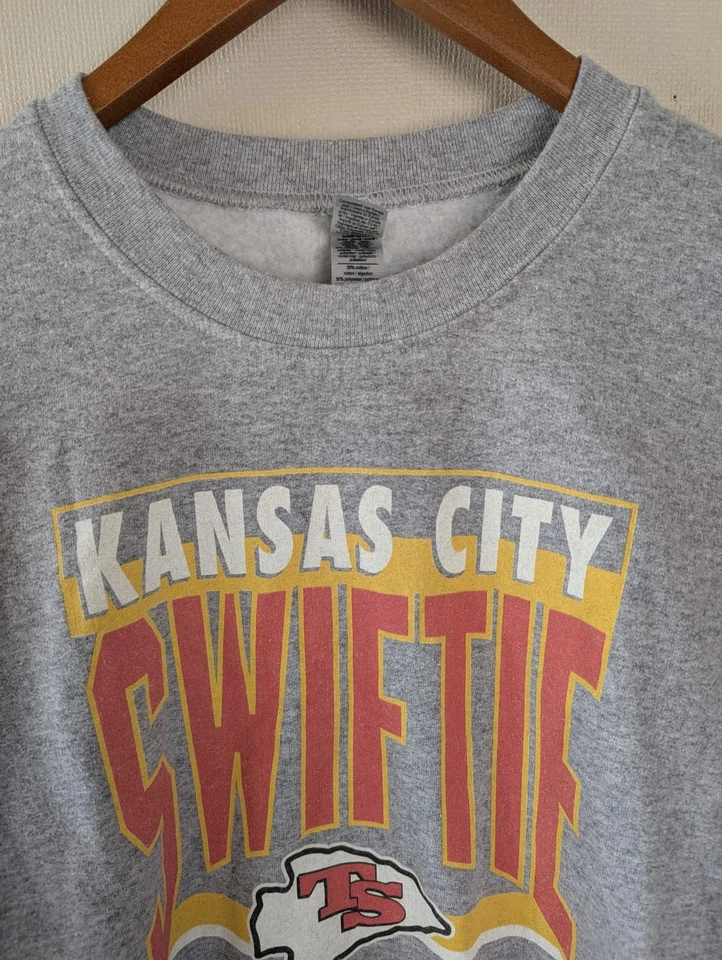 Moletom Taylor Swift Kansas City Chiefs tamanho pequeno Swiftie futebol Kelce 87 - Imagem 3 de 4