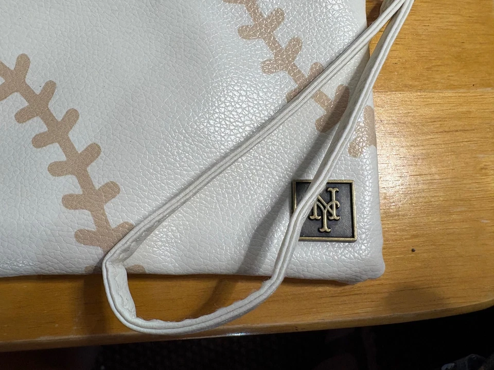 New York Mets застежки бумажник сумочки кошелек с ремешком бейсбол 11 мая 2025 SGA Citi поле - Изображение 2 из 4