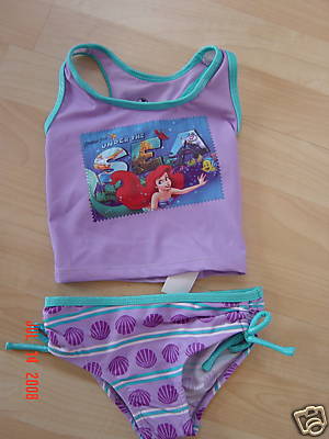 DISNEY STORE ARIEL 2-TEILIGER BADEANZUG GR. 5 - NEU - Bild 1 von 1