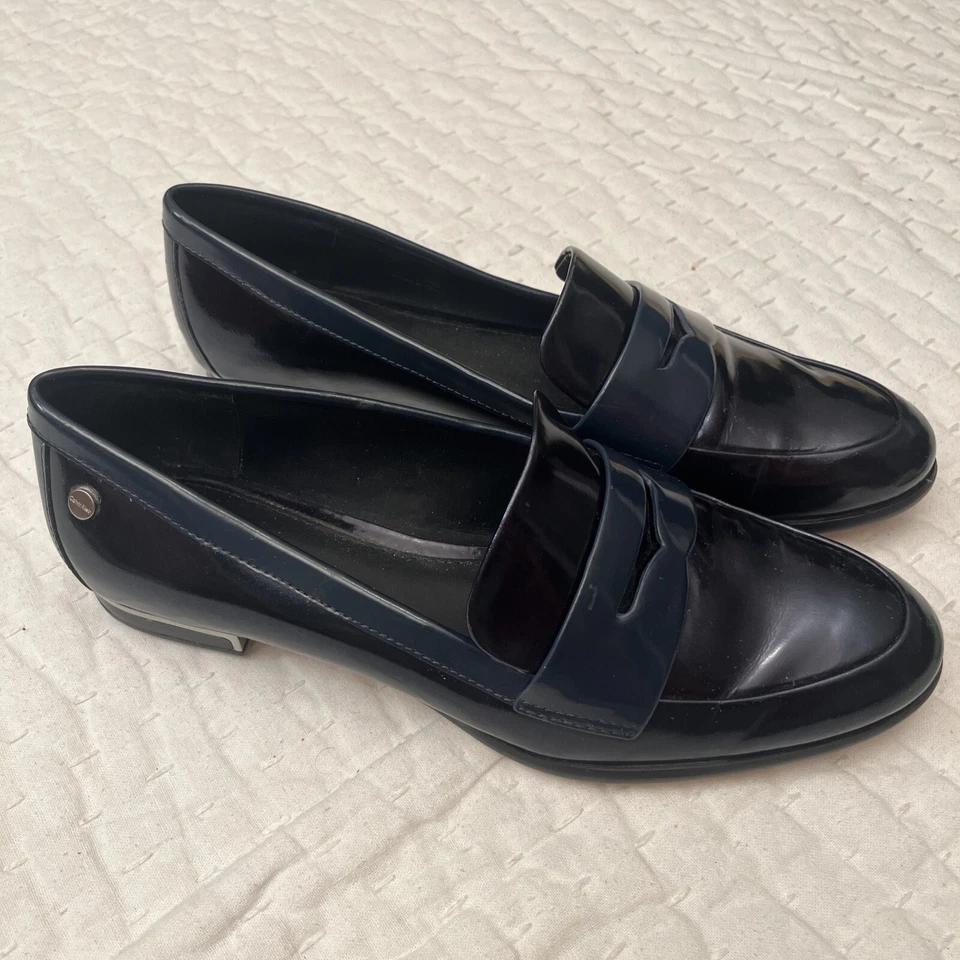 ZAPATO MUJER CALVIN KLEIN CELIA PERLA NERA MOCASÍN PLANO METÁLICO Talla 6.5 Foto 2 de 4