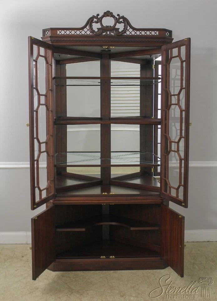 56291EC:HENKEL HARRIS Ornate Chippendale 桃花心木转角柜 — 第 3/4 张图片